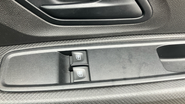 Dacia Sandero 1.0 TCe Essential 5dr Bi Fuel Hatchback